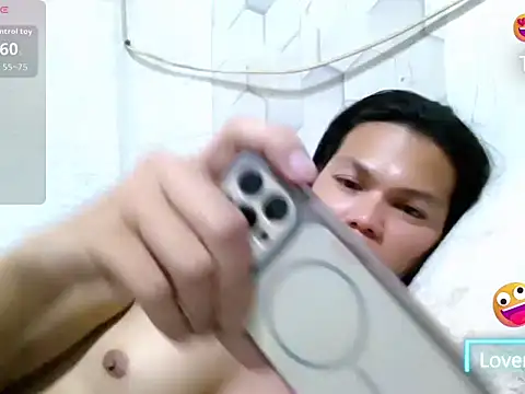 HugeAgatha Pertunjukan Webcam