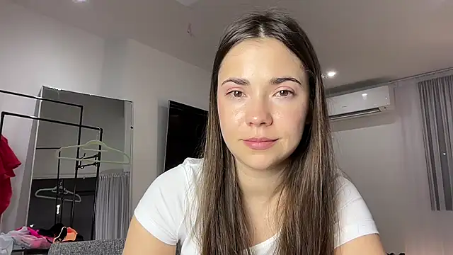 دردشة Mika_Miller الجنسية المباشرة