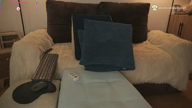 Chatroom XXX en direct de samanthaa_