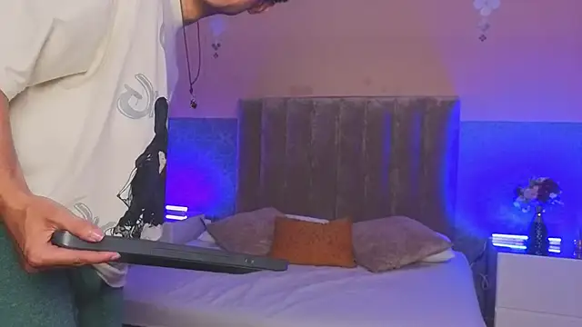 Derek_Sinn Adlı Modelin Canlı XXX Sohbeti