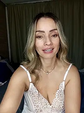 Loly_Horny Pertunjukan Webcam