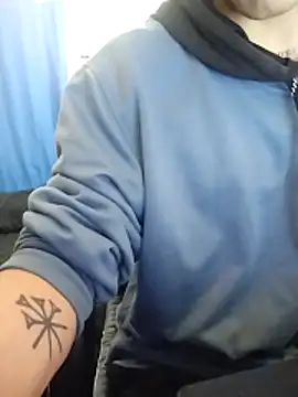 AoA-BoyStudent: διαδικτυακό σόου στην κάμερα