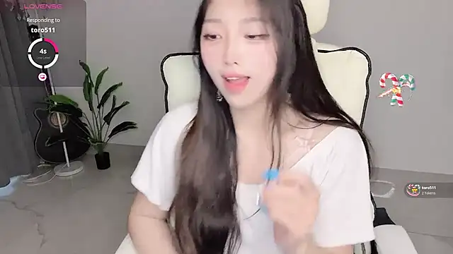 Yukiy8877 即時 XXX 聊天