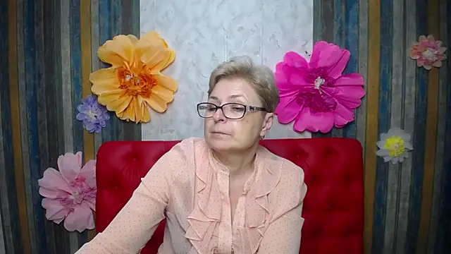 EmiliaGree – Naživo XXX chat