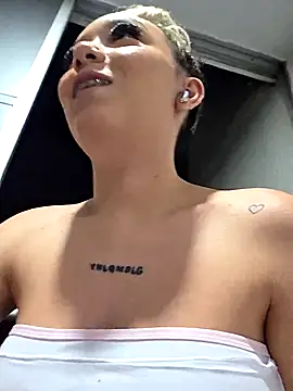 แชท XXX สดของ alaia_princess