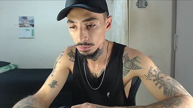 Chat XXX en directo de emiliano_hottt