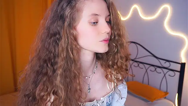 Вебкам-шоу MyrleKnerr