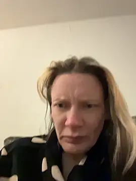 MissAmber21: онлайн-секс-чат