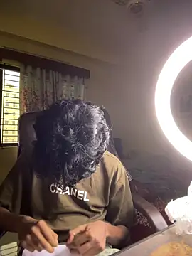 thecatfishh: διαδικτυακό σόου στην κάμερα