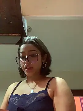 Chatroom XXX en direct de LilithMonette