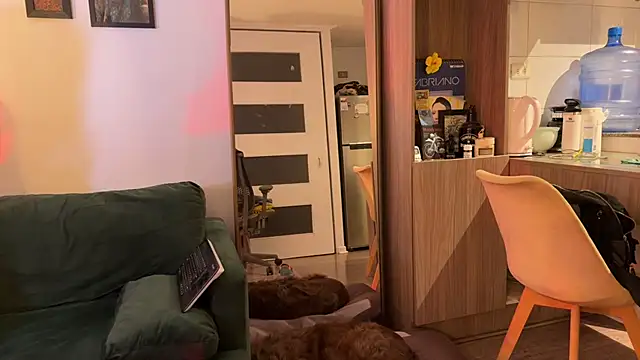 Redfloweer1 即時 XXX 聊天