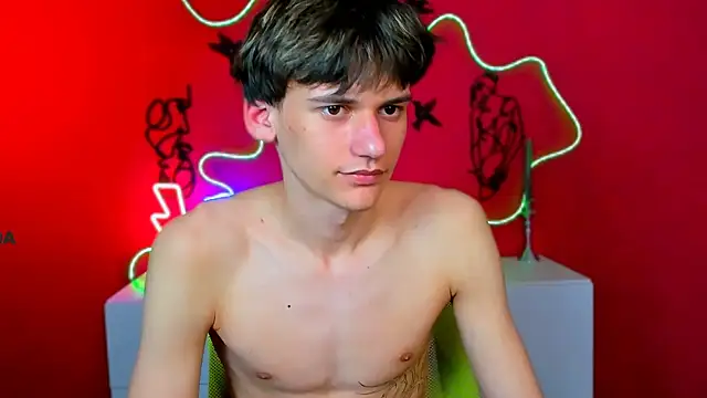 Show modela rico_steel na web-kameri