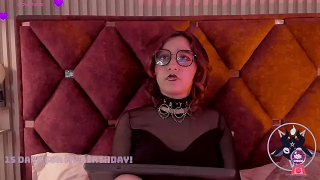 Show de Kiri_Velvet na webcam