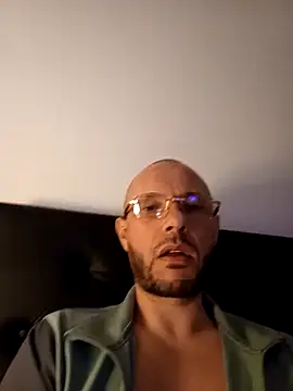 Guitccch's Webcam Show