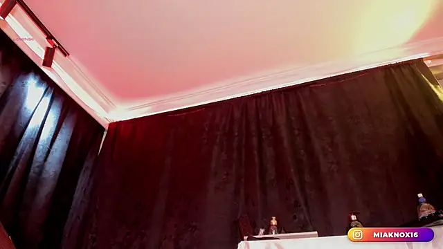 MiaKnox's Webcam Show