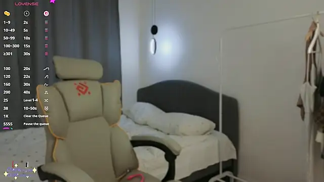 XXX chat uživo modela mowalova