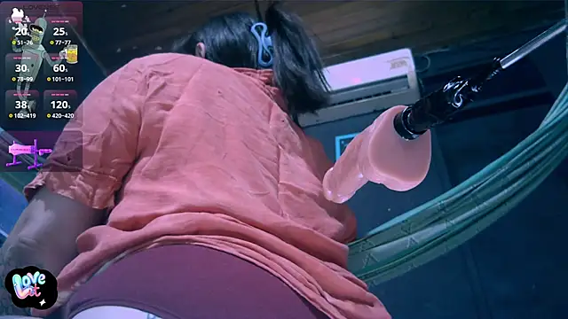 Nicolle_waterfalls' Webcam Show