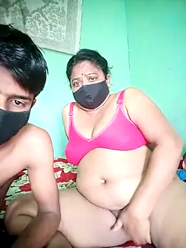 Show modela Group_Of_Lust na web-kameri