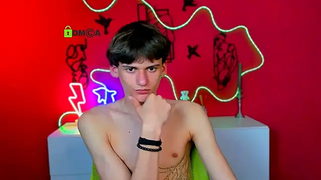 Show modela rico_steel na web-kameri