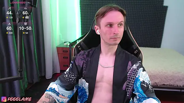 F666LAME webcam show