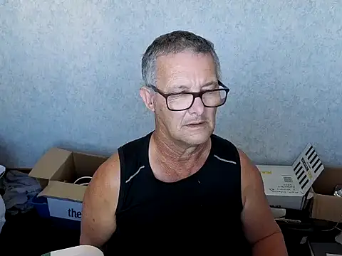 daddy_man Show in webcam