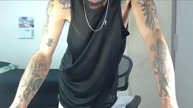 emiliano_hottt – webcam-show