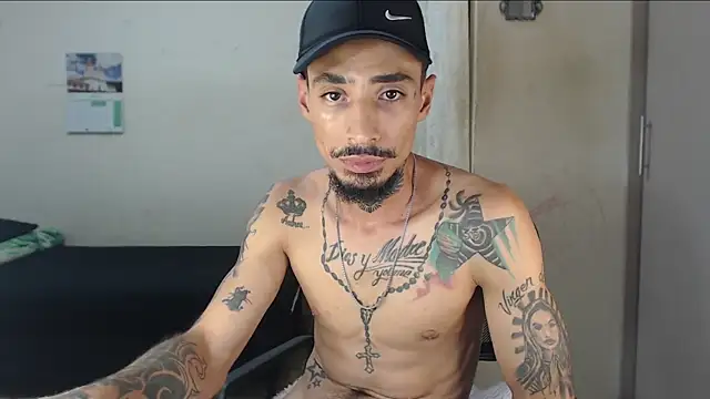 Webkamerová show emiliano_hottt