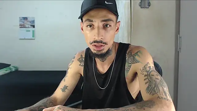 emiliano_hottt 网络视讯表演