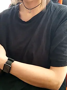 Aashikalaa Chat XXX in diretta