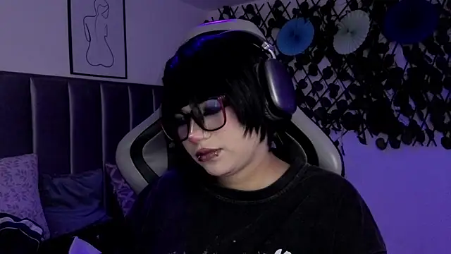 Kitty_Gang 即時 XXX 聊天