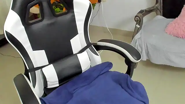 __Emma__11__Lecat_ Live XXX Chat