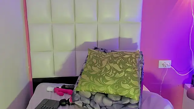 Alanna_hot3 即時 XXX 聊天