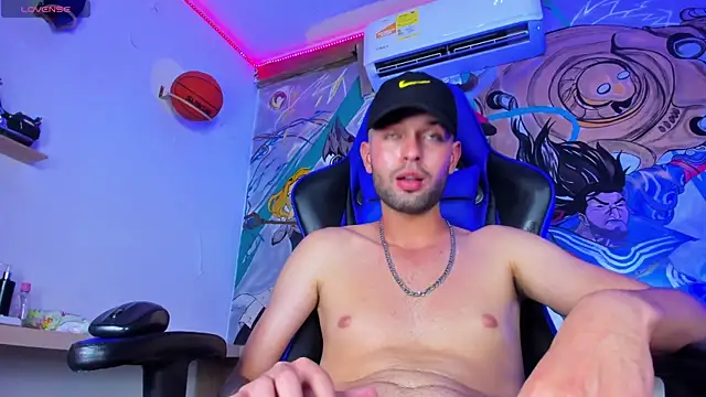 Ian_Valenti Live XXX-Chat