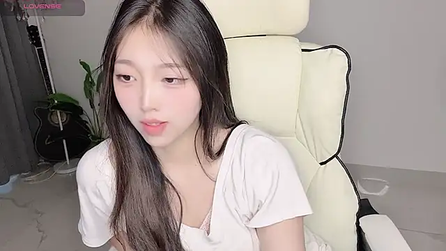 Yukiy8877: онлайн-секс-чат