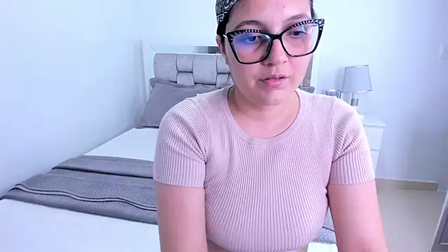 Chat +18 de Camilaa_bueno ao vivo