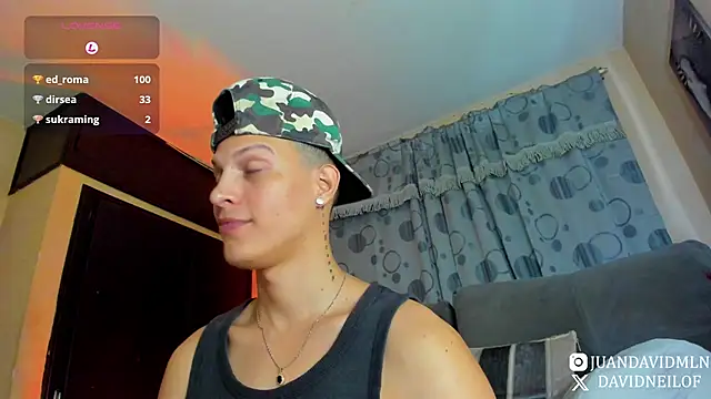 XXX chat uživo modela DavidNeill