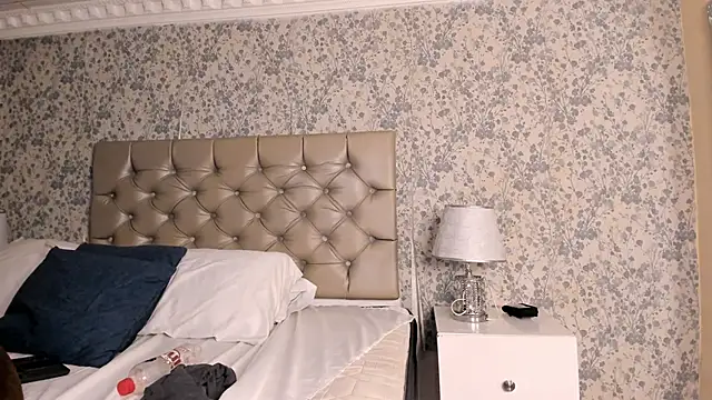 Онлайн чат XXX MikeHuddson