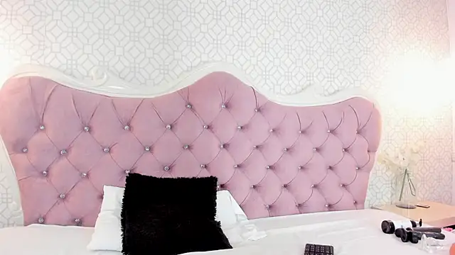 Chat +18 de MarcelaCortes ao vivo