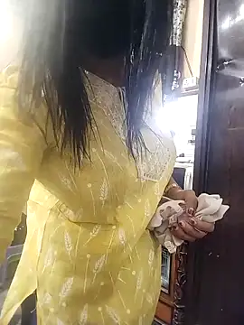 Pokazy przed kamerką – Rising_Queen