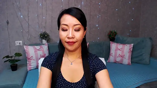 Chatroom XXX en direct de LiaPak