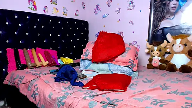 ShantalTsFox Adlı Modelin Canlı XXX Sohbeti