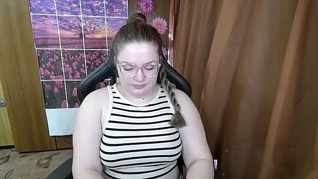 Teasing_Dora élő XXX-chatje