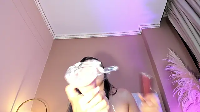 Chat +18 de NoraDasilva ao vivo