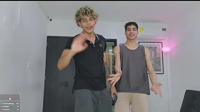 Voyeurism_guyss Webcam Show