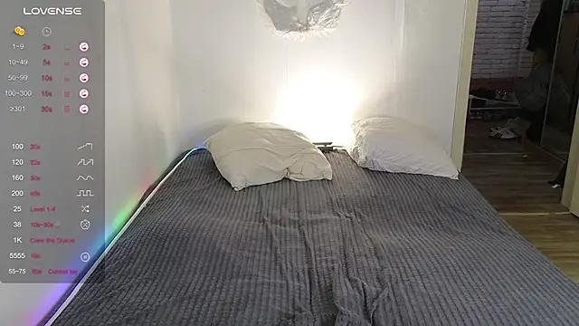 Julian_wins webcam show