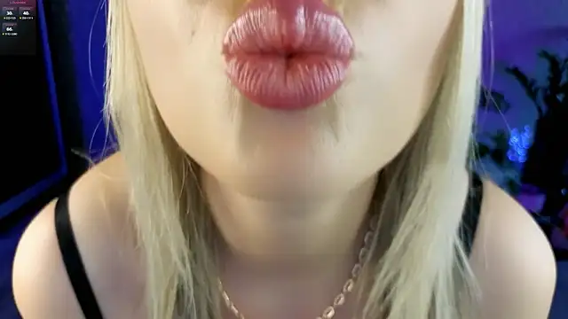 NikkiiStill Adlı Modelin Canlı XXX Sohbeti