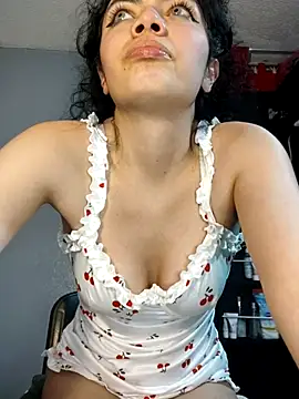 XXX chat uživo modela Karina_Mon