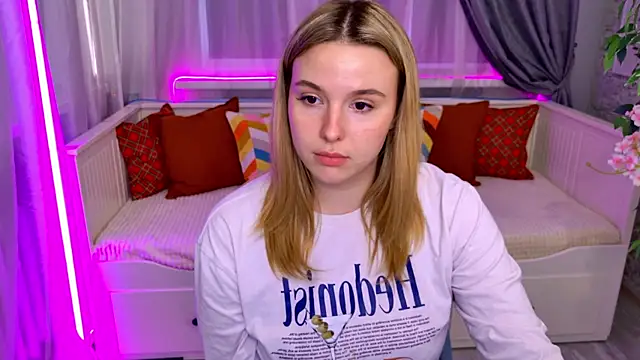 CharlotteAtwoood: онлайн-секс-чат