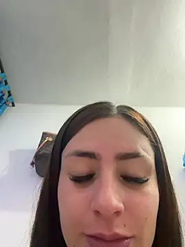 valesaenz__ – Kamerová šou