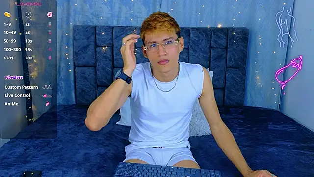 Онлайн чат XXX NicolasTorrez